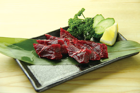 東冷）鯨赤肉刺身用　２本入り２４０ｇ  刺身・寿司ネタ